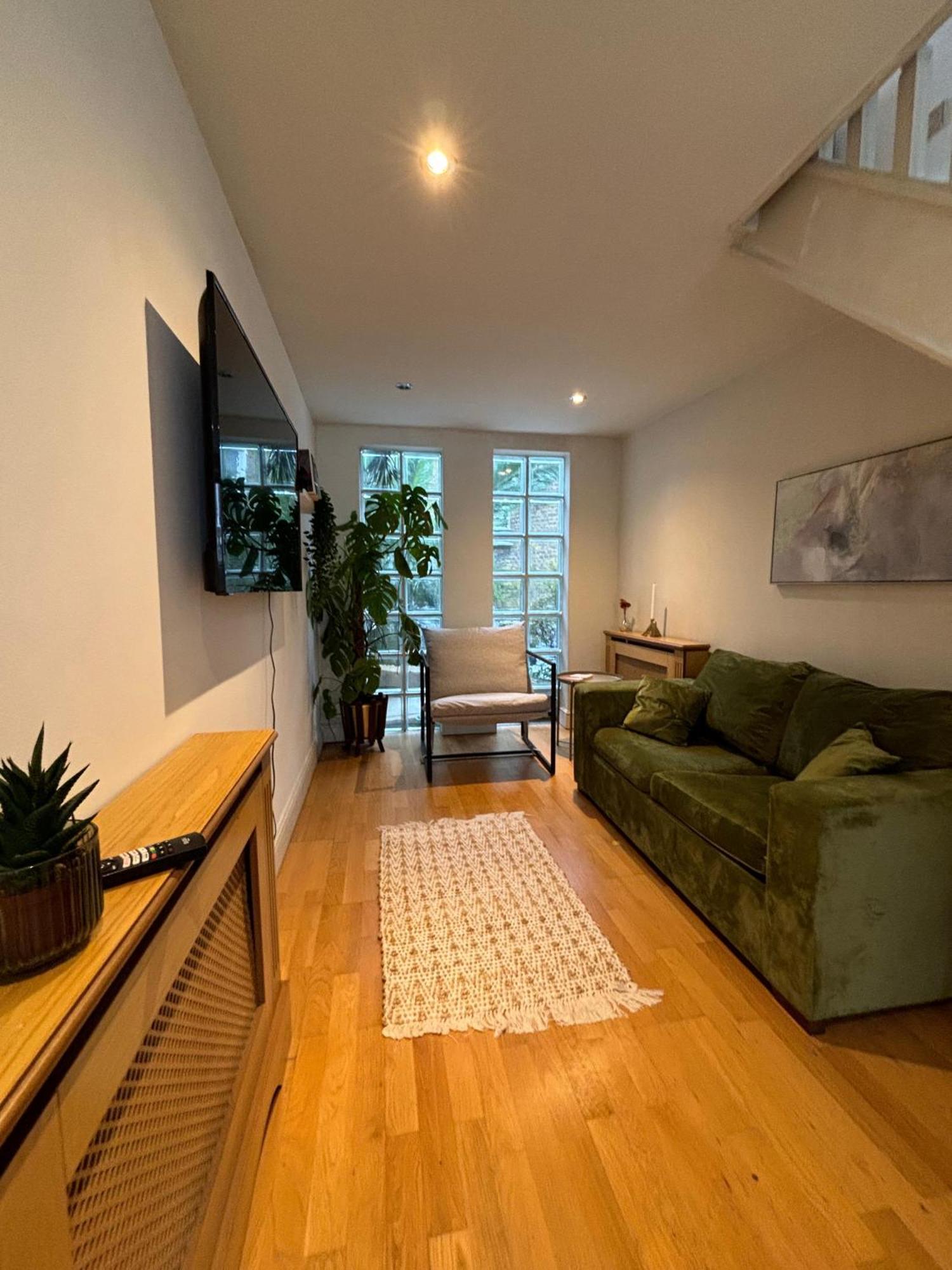 Cute House In Holiday home London